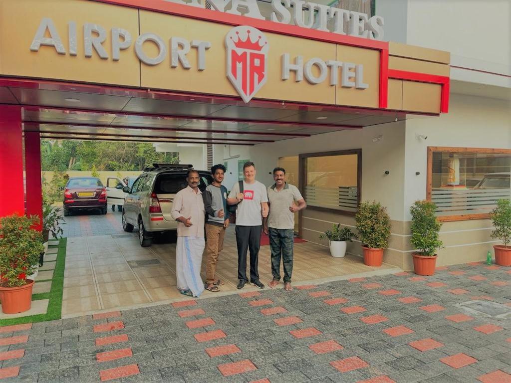 Marina Suites Airport Hotel Коччи Экстерьер фото