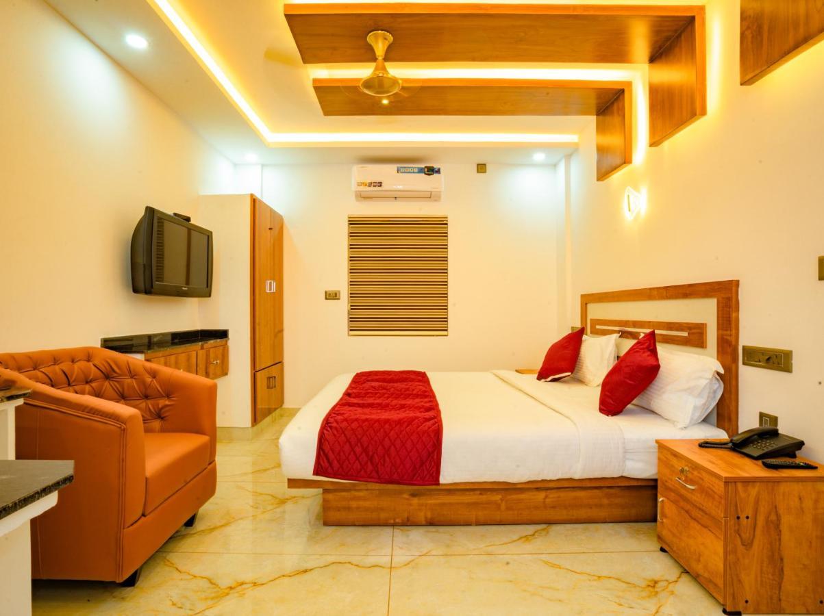 Marina Suites Airport Hotel Коччи Экстерьер фото