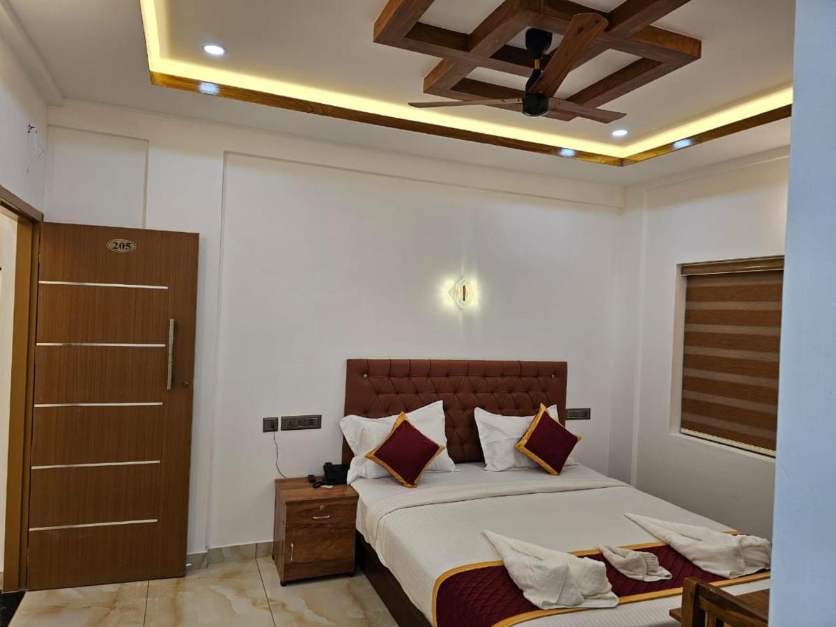 Marina Suites Airport Hotel Коччи Экстерьер фото